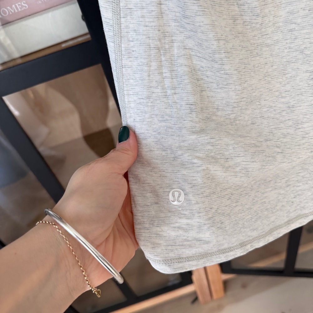 Lululemon Superb Short Sleeve Tee Wee Stripe Heathered Light grey ladder stich - Picture 4 of 11